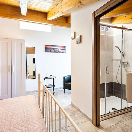 La Canfora Bed & Breakfast *