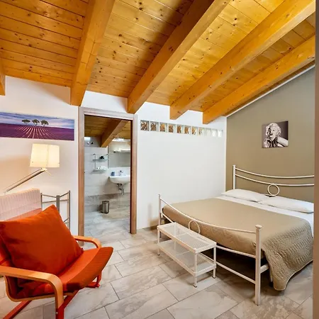 La Canfora アトリ