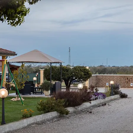 Couette-café La Canfora 3*